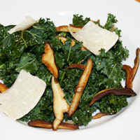 kale salad with shitake mushrooms